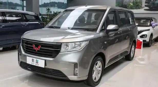 五菱宏光mpv2020新款