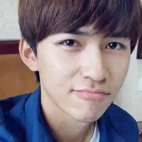 男生呆萌真人头像男生帅气【点击鼠标右键下载】