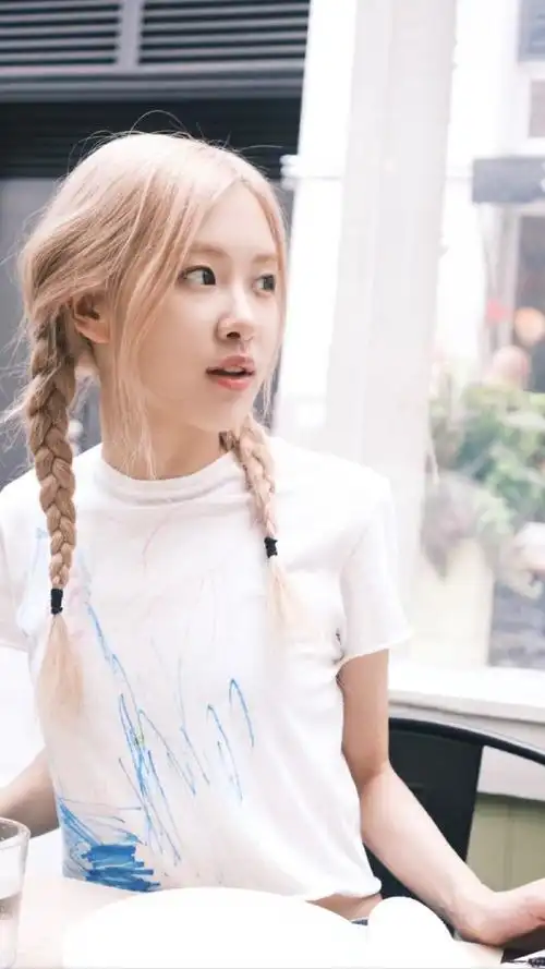 ros07超话78#朴彩英#【朴彩英消息】230820@roses_are_rosie更新