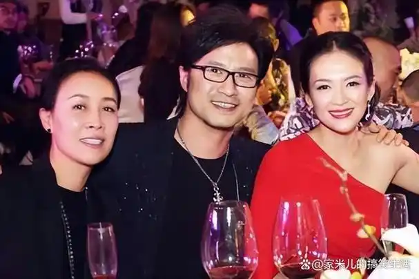 那英说这些话的时候,章子怡正在旁边接受采访,她知道那英是在嘲讽