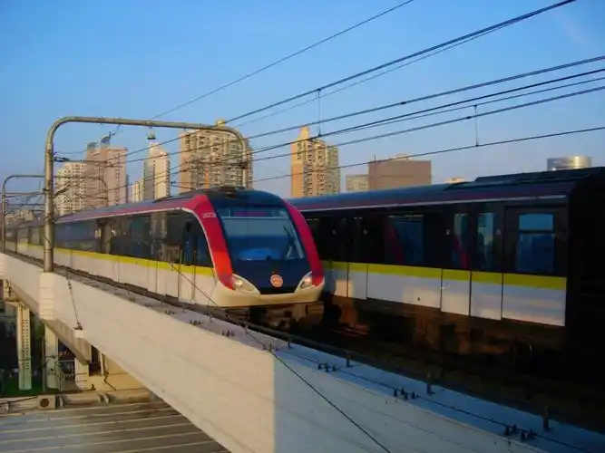 2008年的宝山路地铁站附近