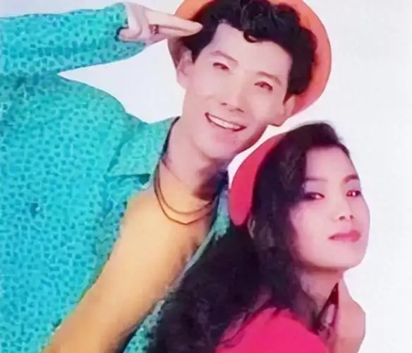 上世纪90年代,思浓思雨是中国内地流行乐坛中备受瞩目的歌唱组合.