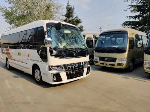 丰田考斯特11座豪华改装商务车一款专门为老板设计的车