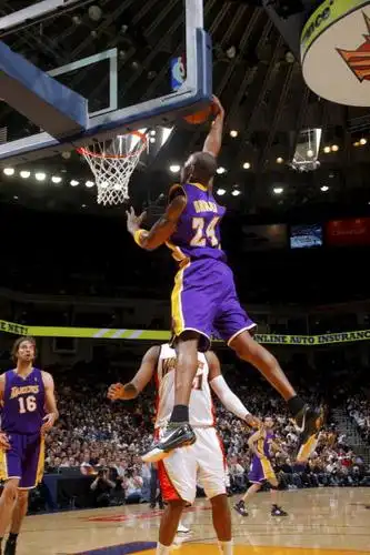 图文nba常规赛湖人vs勇士科比飞身暴扣