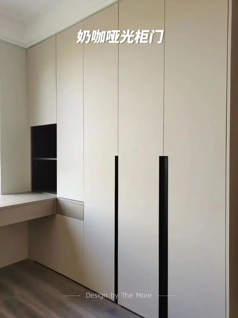 奶咖灰定制衣柜丨不动声色的高级治愈感