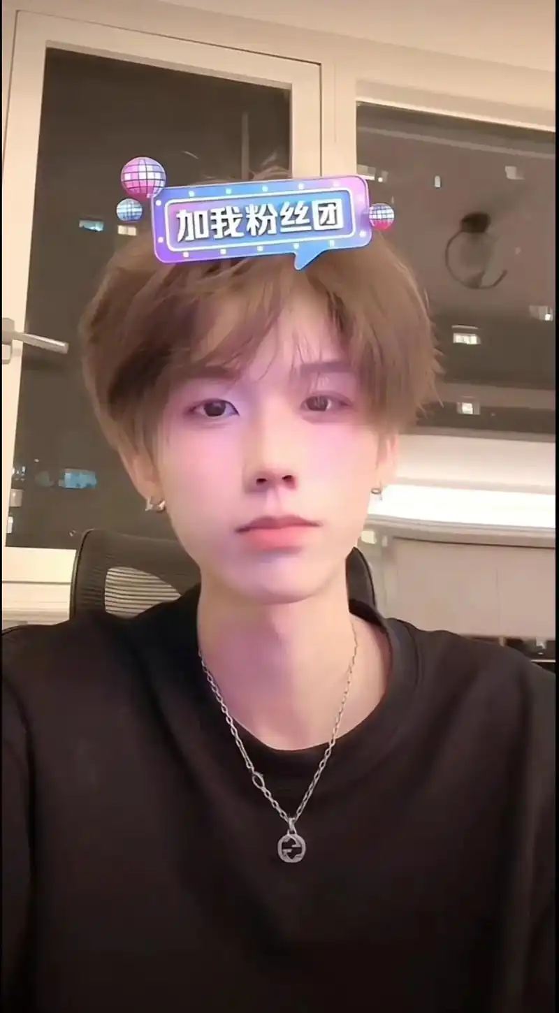 我宣布瞄子为和平精英最帅男主播#机瞄 #和平精英 #和平精英 - 抖音