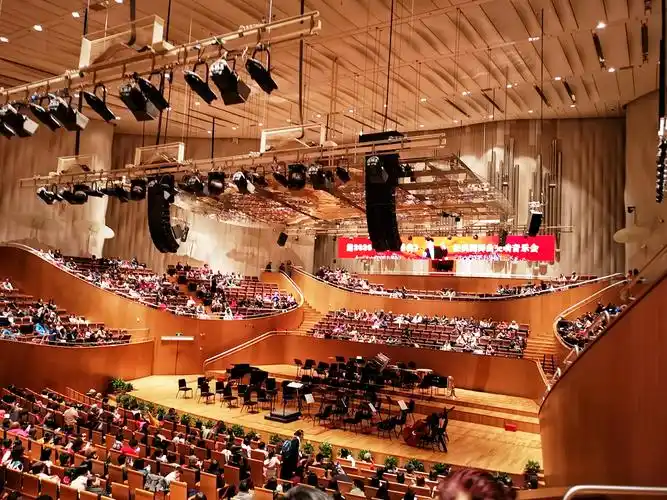 东方艺术中心音乐厅～金碧辉煌
