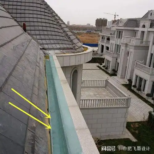 这会知道了自建房漏水问题在天沟雨天易堵换成一檐能解决