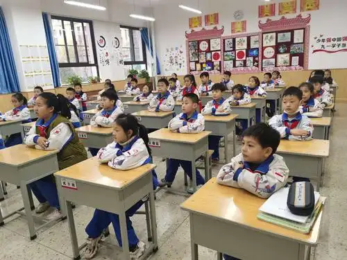 3.23班家长进校园课堂——关注牙齿健康