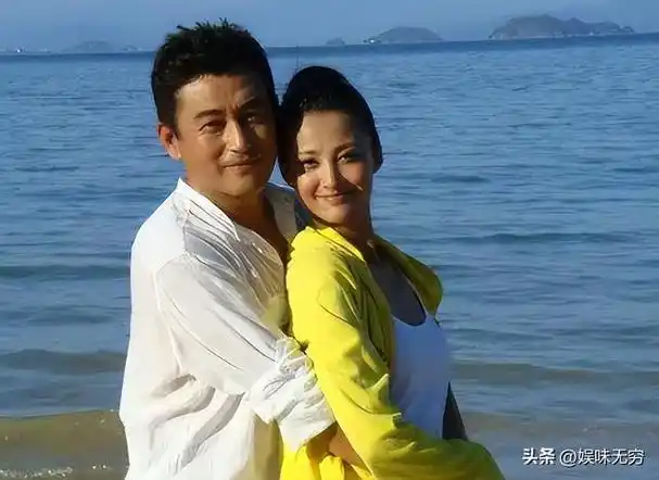 之后,他与小自己15岁的张定涵闪婚.