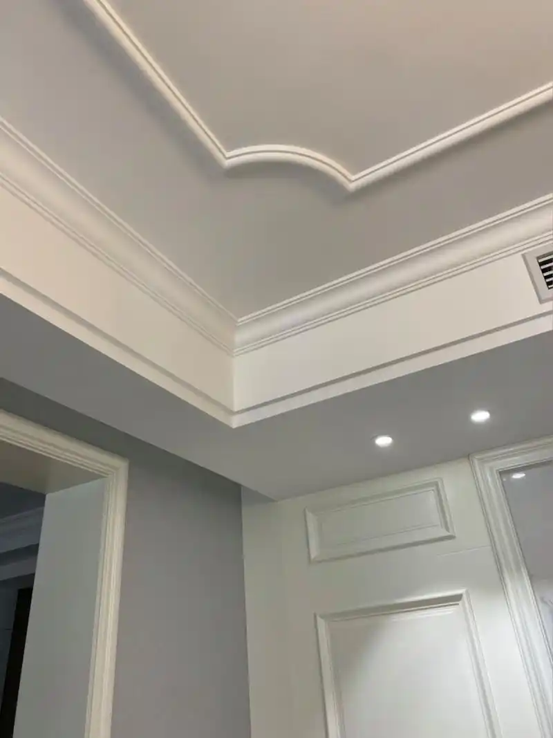 现代美式|传说中的双眼皮吊顶搭配石膏线 吊顶是包含在半包内容里的