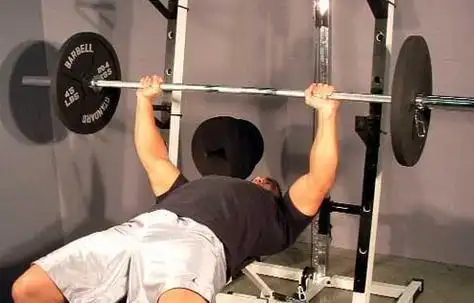 在家只有哑铃,又不想做俯卧撑,应该如何才能有效锻炼胸肌