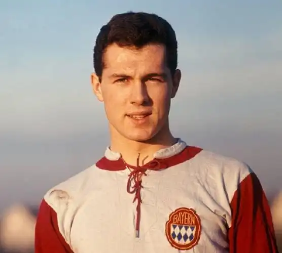 唯一的足球皇帝—贝肯鲍尔!