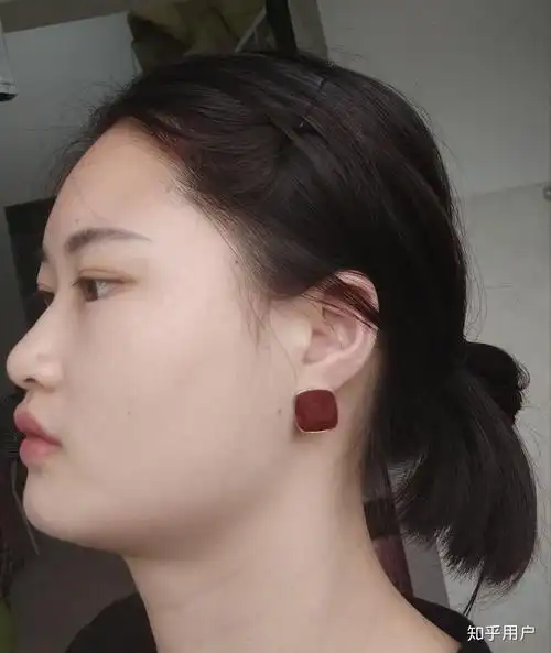 有一个超级扁平的侧脸是一种什么样的体验