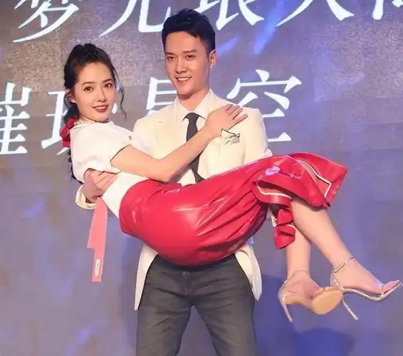 曝冯绍峰夜会两女!连续两天在家中过夜,视频曝光!工作室回应