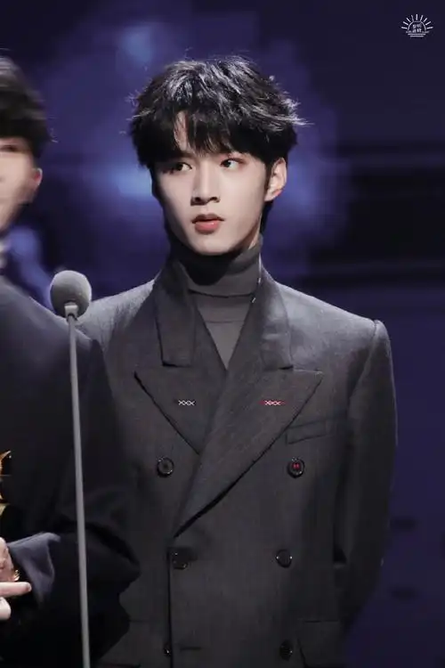 来自黎明破晓·刘耀文 - 微博