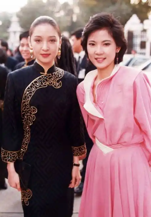 胡因梦:气质更胜林青霞,合照见高下!