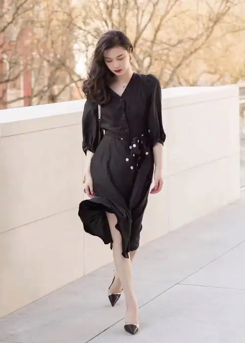 小黑裙搭配什么鞋子,黑裙子搭什么鞋显高级