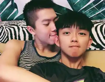 奇葩说辩手陈咏开宣布出柜的对象又一位帅气的小哥哥