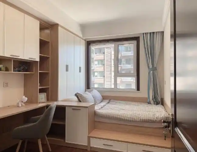 原木风榻榻米卧室越看越喜欢