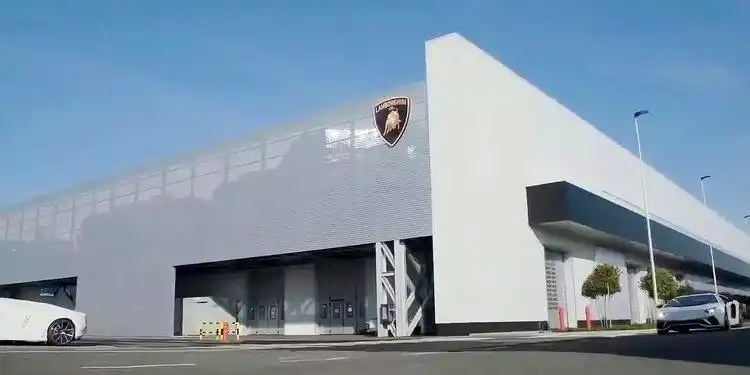 兰博基尼顶级豪车制造工厂,光看这厂房,就足够让人震撼的