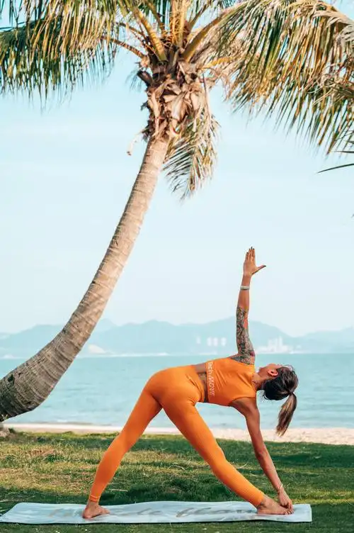 0069瑜伽是哲学也是艺术安琪老师瑜伽形象照