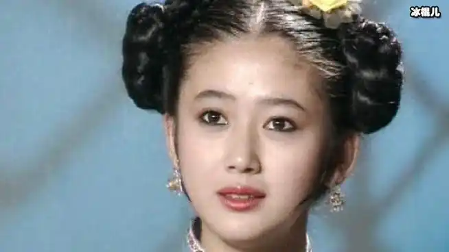 从上世纪90年代初朱娜就进入了演艺圈,先后出演了《康熙大帝》(苏麻喇