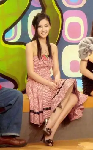 "小张柏芝"许颂赴台湾宣传 胡宇崴贴心做向导