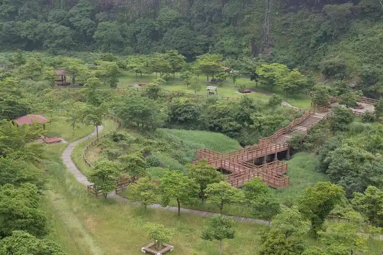 广州花都区必去景点 广州花都区是一个充满魅力的地方,拥有许多令人