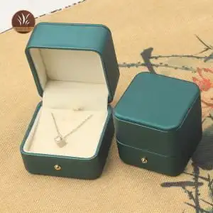 新中式现代样板房书房玄关摆件木漆器孔雀绿牛角首饰盒收纳储物盒