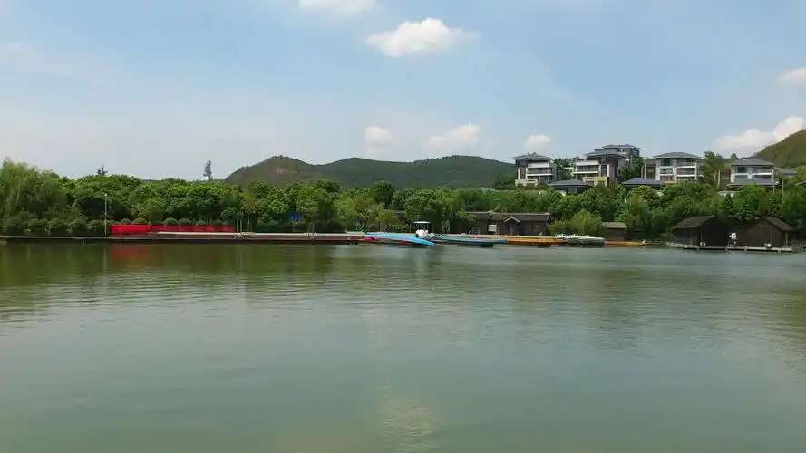 p>武进太湖湾旅游度假区位于江苏省 a href="#">常州市 /a> a href="