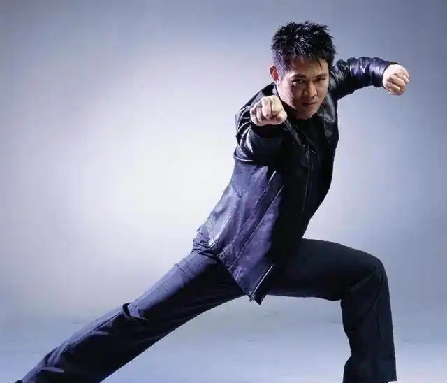 功夫巨星李连杰病重,最大心愿回国安葬,准备百亿资产将捐给国家