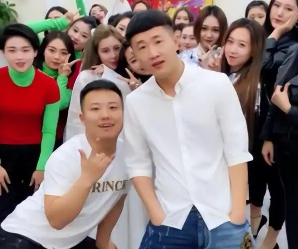 张二嫂徒弟"胡闹",直播痛斥平台:捧骗子,假流量!网友:要跑