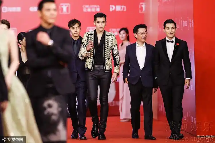 上影节:黄晓明baby秀爱 范冰冰美艳