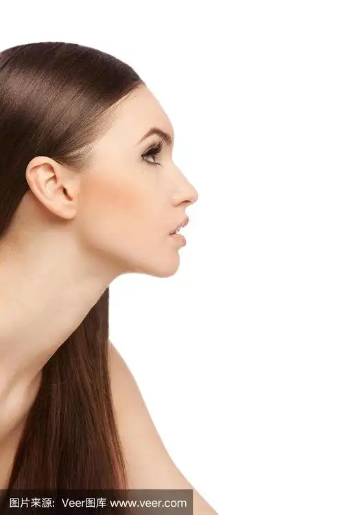 一个新鲜女人的侧面肖像