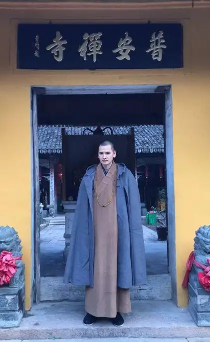 中国和尚释明心,因歌遁入空门,因太帅走红网络|出家|佛门|寺庙|佛法