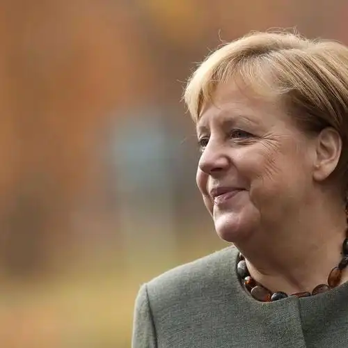 从2005年到2021年,担任了16年德国首位女总理默克尔(angela merkel)在