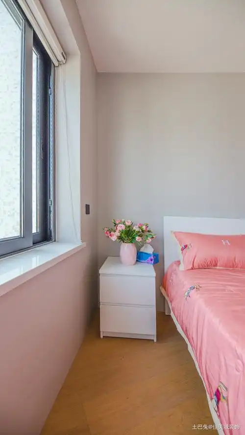 118平现代风三室两厅硬装完工实拍卧室床头柜卧室现代简约118m²三