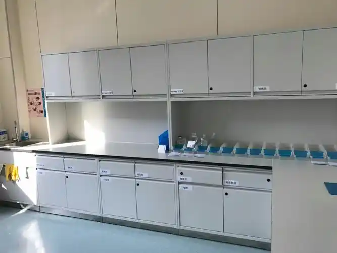 配药室,在这种环境下,作好工作中的准备工作,就像完成一件件艺术品