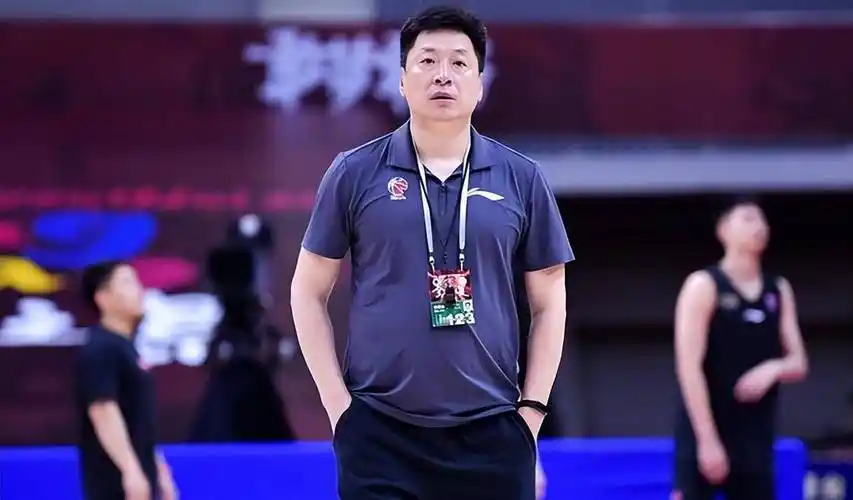 上海男篮做出重要决定,丁彦宇航最新动态曝光_赛季_合同_教练