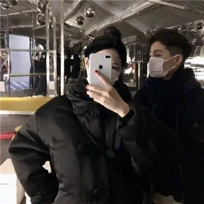 手机遮脸手机控情侣头像