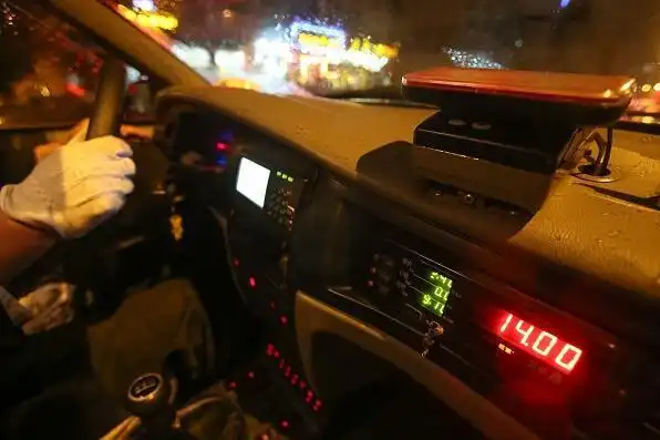 出租车计价器作弊?后台数据全知道
