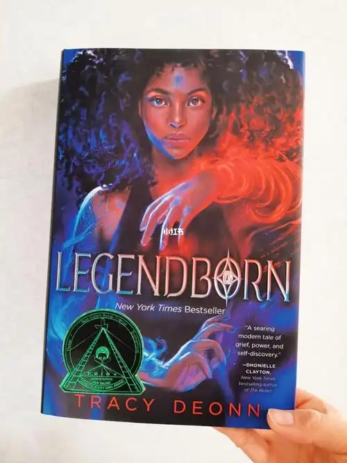 92火遍读书圈的《legendborn》终于买到啦,收到书时开心到想哭!