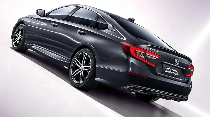 本田雅阁十代2021款报价及图片(高智能 高颜值雅阁售价16.98万)