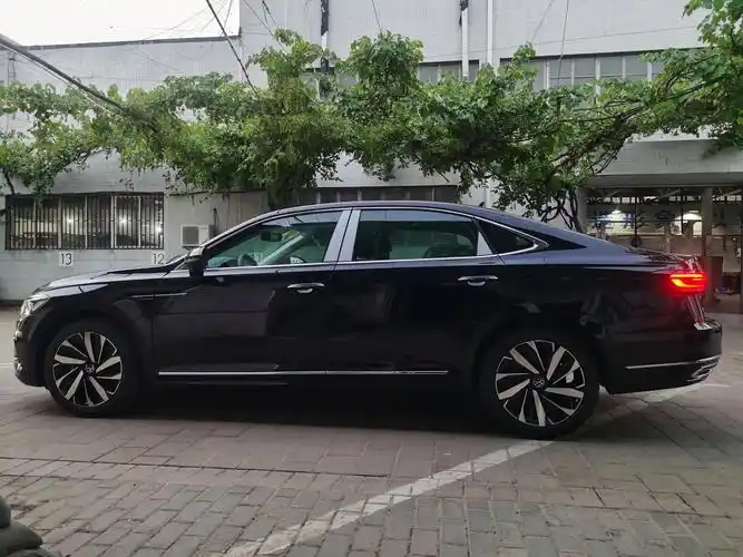 大众帕萨特2022款330tsi豪华版