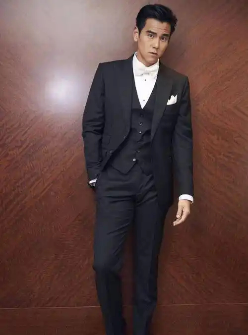 彭于晏,郭富城,吴尊,还有谁?_西装革履_身材_健身
