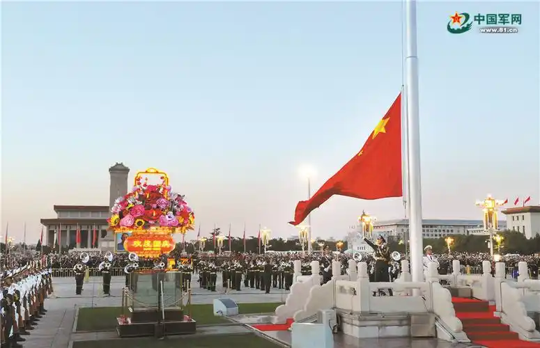 举国欢庆佳节战士使命如山