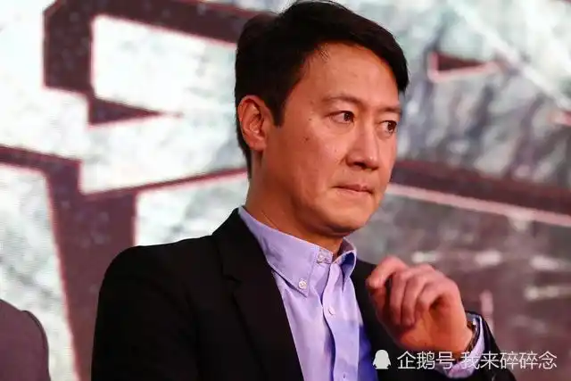 52岁黎明近照,当爸后精神状态不佳,满脸老人斑,身材发福像大爷