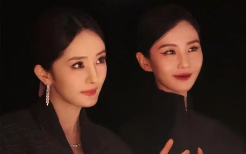 杨幂刘诗诗拍合照,诗幂党原地复活