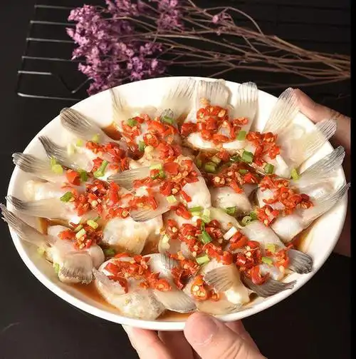 鮰鱼刺翅巴沙鱼鳍新鲜冷冻鮰鱼刺翅鮰鱼鳍回鱼下巴巴沙渔翅家庭装2斤